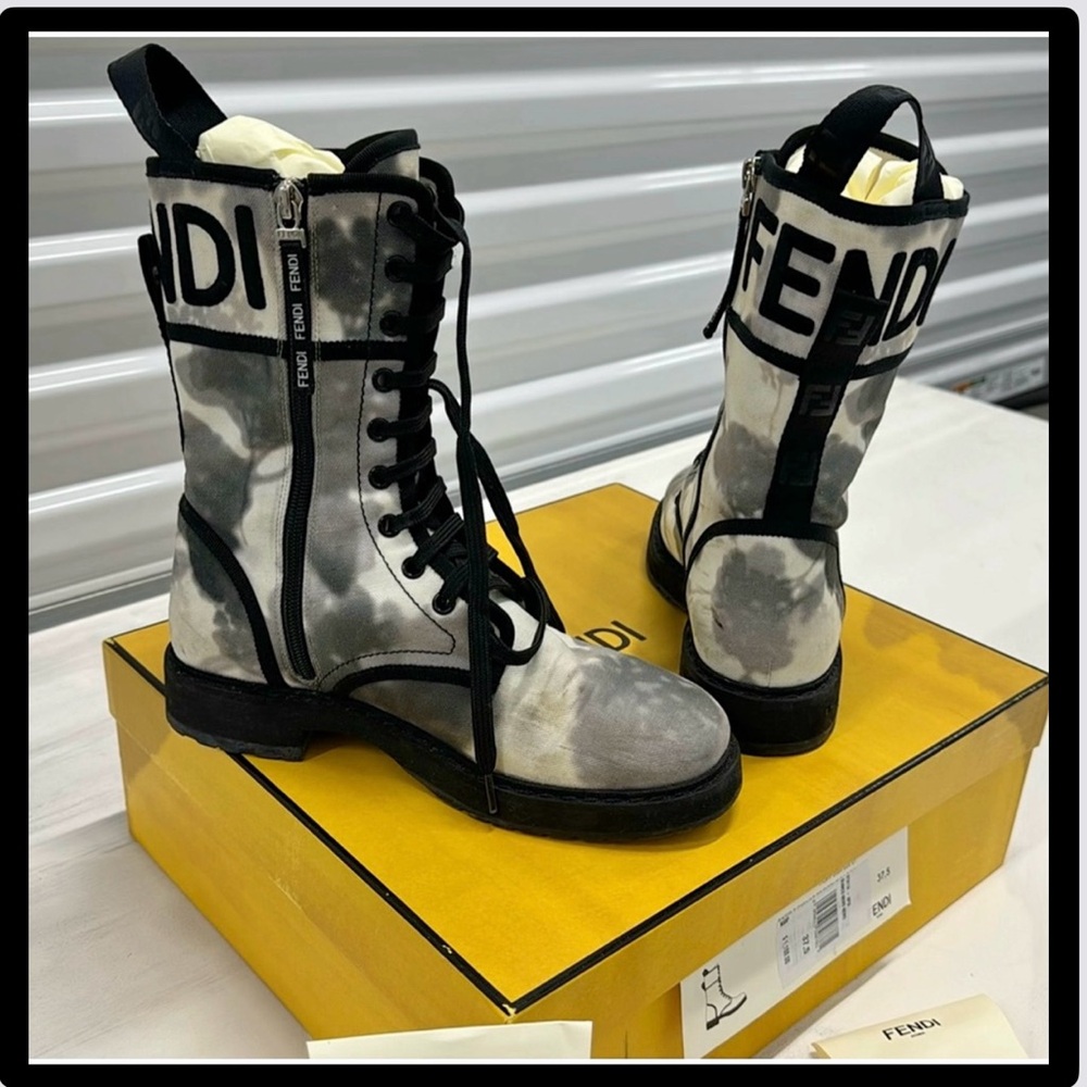 Fendi Floral Canvas Combat Moto Boots in Graphic Design with Bold Logo - 37.5